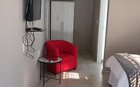 The Space Guesthouse Mondlo